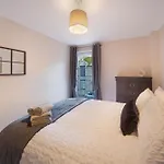 Mearns Street Lodge ✪ Grampian Lettings Ltd